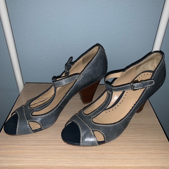 LOFT Leather Vintage Heel - Picture 4 of 8